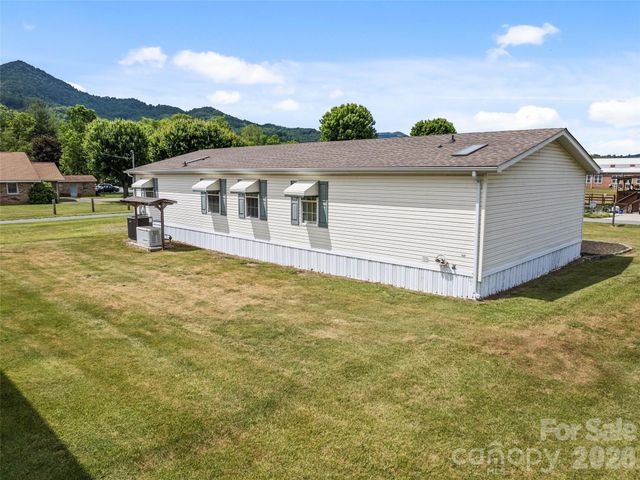 25 Lester Lane, Waynesville, NC 28785
