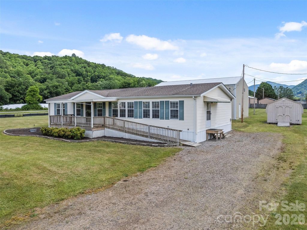 25 Lester Lane, Waynesville, NC 28785