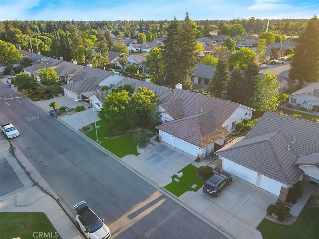 8613 N Whitney, Fresno, CA 93720