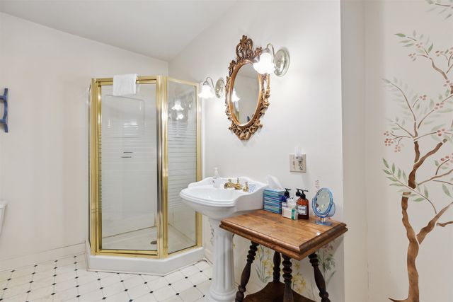 67 Pleasant View Road, Bradford, NH 03221