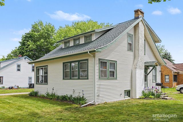 221 S Woodhams Street, Plainwell City, MI 49080