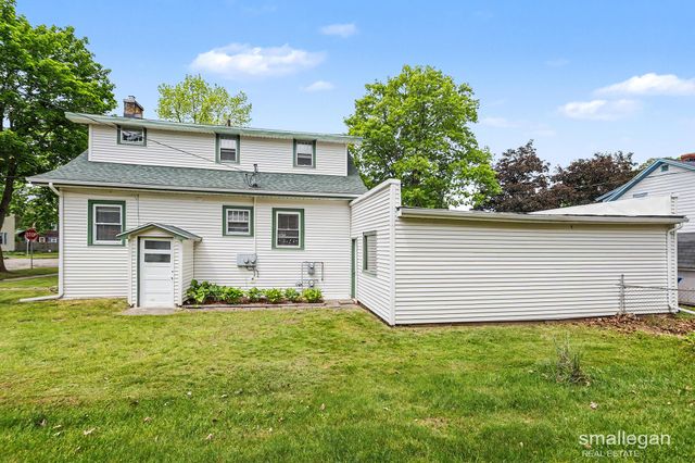 221 S Woodhams Street, Plainwell City, MI 49080