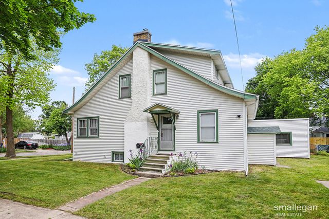 221 S Woodhams Street, Plainwell City, MI 49080