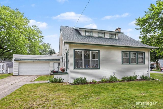 221 S Woodhams Street, Plainwell City, MI 49080