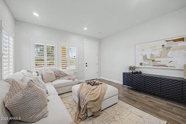 1724 W BONANZA Drive, Phoenix, AZ 85085
