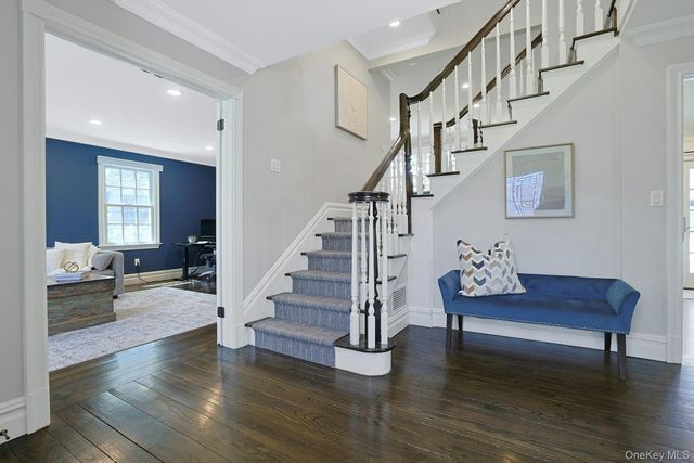 33 Lawrence Road, Scarsdale, NY 10583