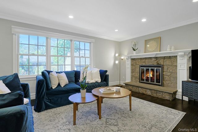 33 Lawrence Road, Scarsdale, NY 10583