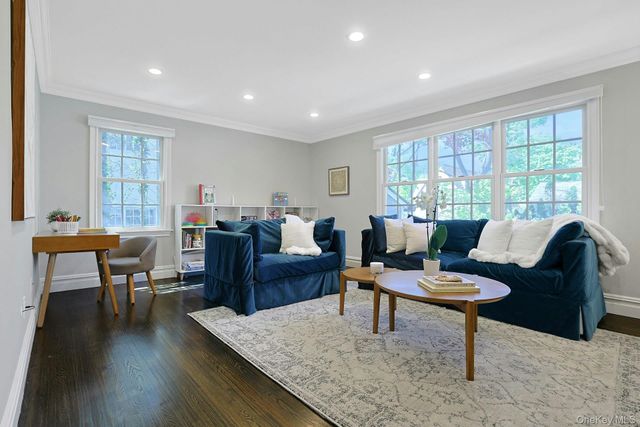 33 Lawrence Road, Scarsdale, NY 10583