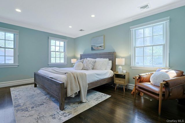 33 Lawrence Road, Scarsdale, NY 10583