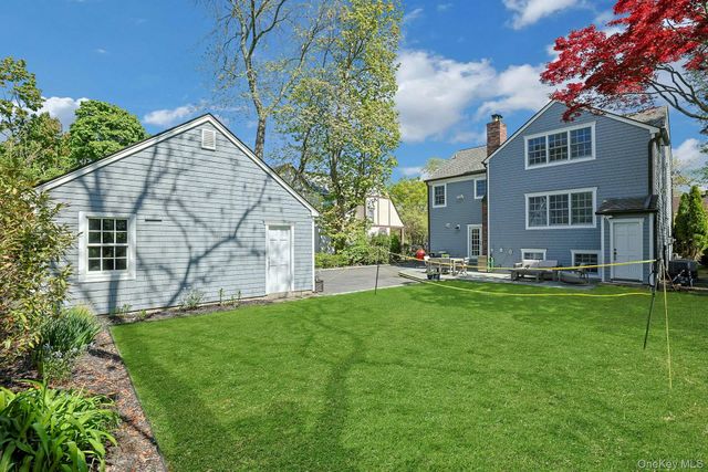 33 Lawrence Road, Scarsdale, NY 10583