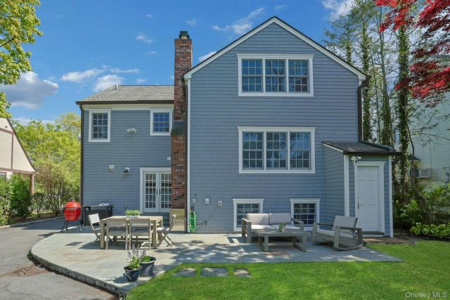 33 Lawrence Road, Scarsdale, NY 10583