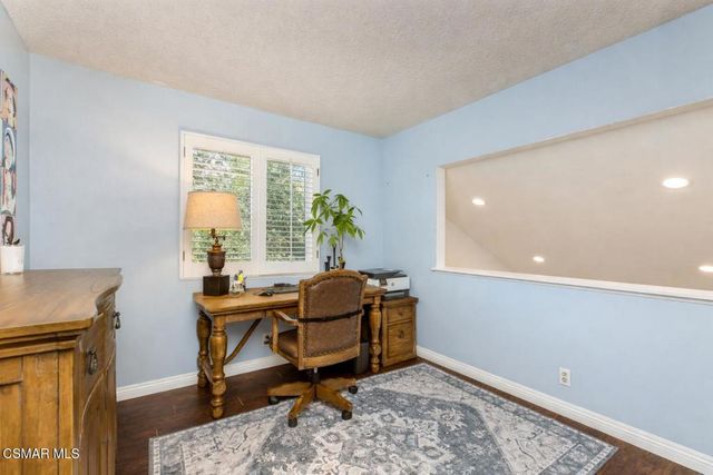 6825 Eaglehaven Lane, Oak Park, CA 91377