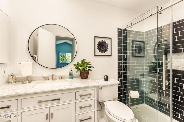 6825 Eaglehaven Lane, Oak Park, CA 91377