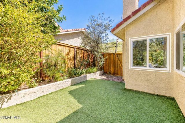 6825 Eaglehaven Lane, Oak Park, CA 91377