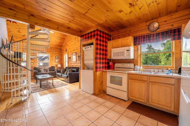 407 Big Bear Way, Sevierville, TN 37863
