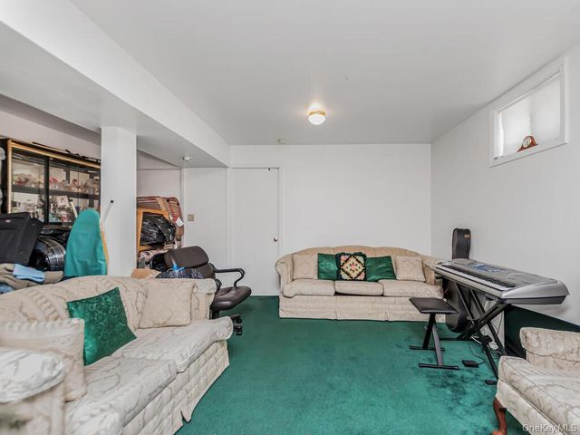 35 Dogwood Drive, Middletown, NY 10940