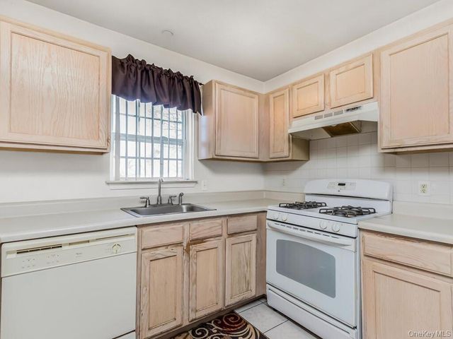 35 Dogwood Drive, Middletown, NY 10940