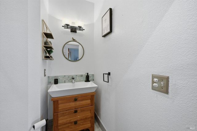 10313 Walnut Way, Kelseyville, CA 95451