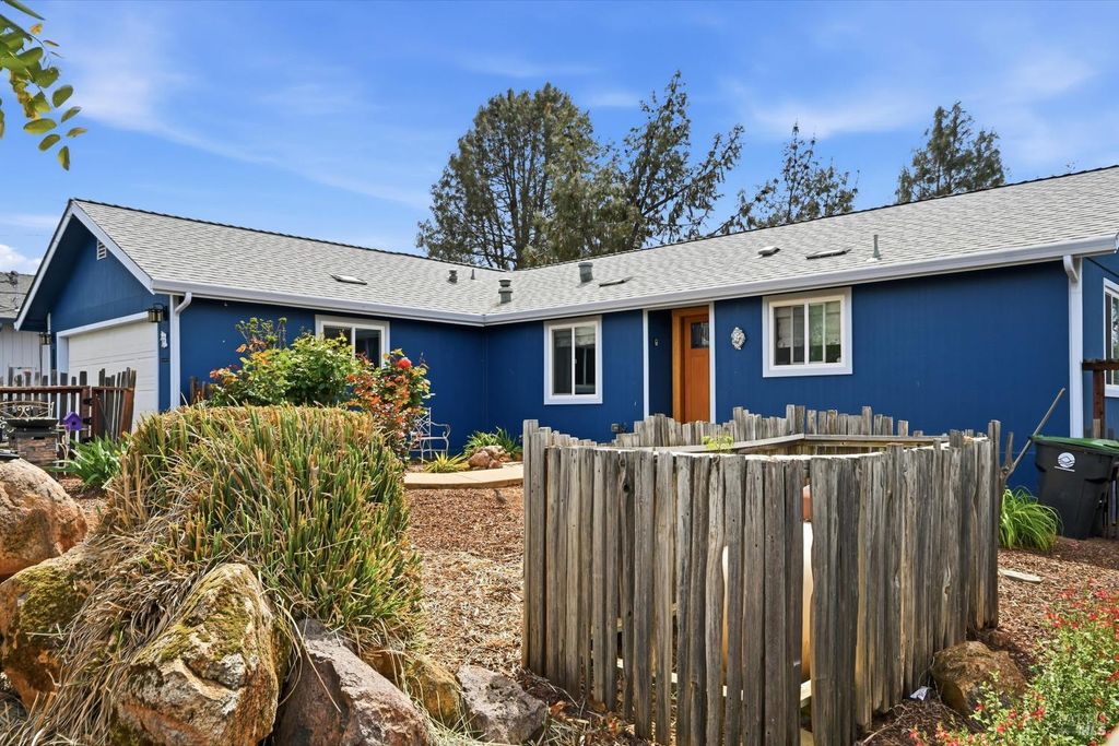 10313 Walnut Way, Kelseyville, CA 95451