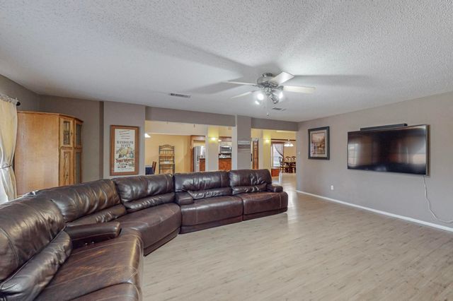 8202 Silverton Drive, Arlington, TX 76001