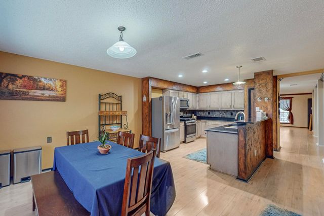 8202 Silverton Drive, Arlington, TX 76001