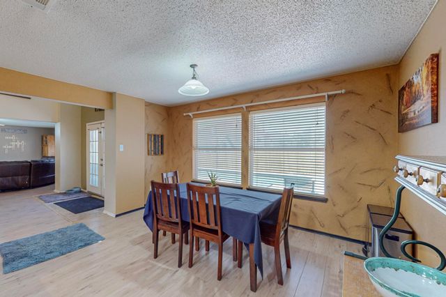 8202 Silverton Drive, Arlington, TX 76001