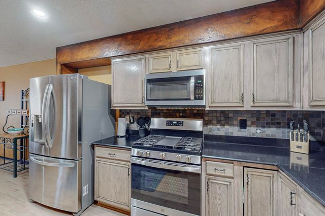 8202 Silverton Drive, Arlington, TX 76001