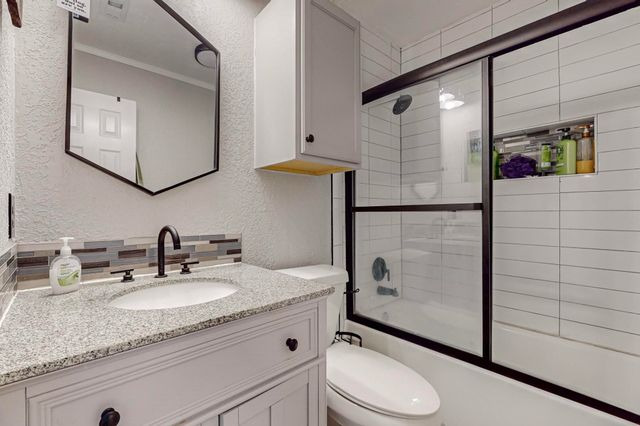 8202 Silverton Drive, Arlington, TX 76001