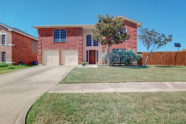 8202 Silverton Drive, Arlington, TX 76001