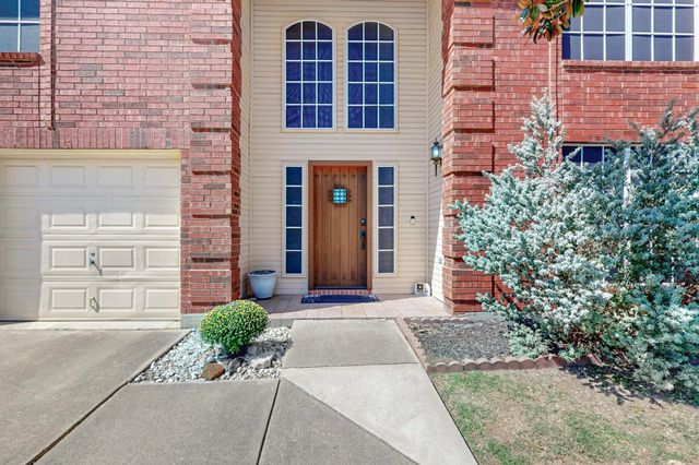 8202 Silverton Drive, Arlington, TX 76001