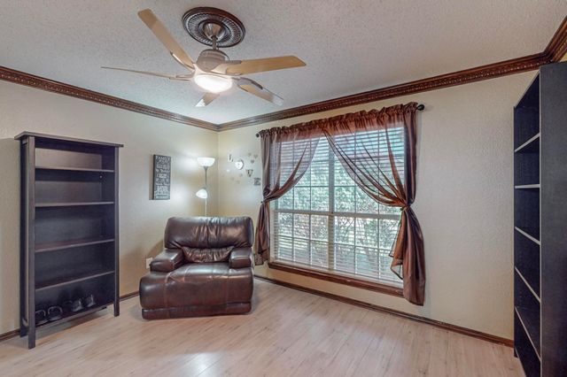 8202 Silverton Drive, Arlington, TX 76001