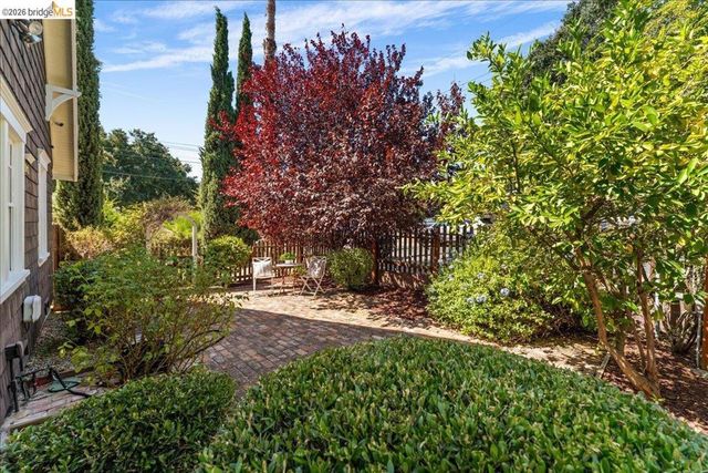 1202 Plaza Dr., Martinez, CA 94553