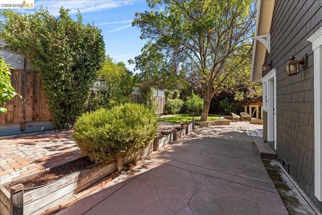1202 Plaza Dr., Martinez, CA 94553