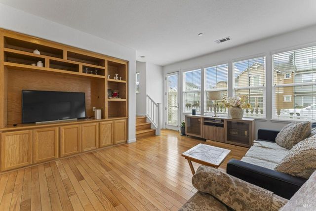 865 Citation Ct, Napa, CA 94559