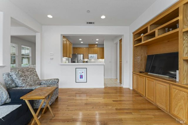 865 Citation Ct, Napa, CA 94559