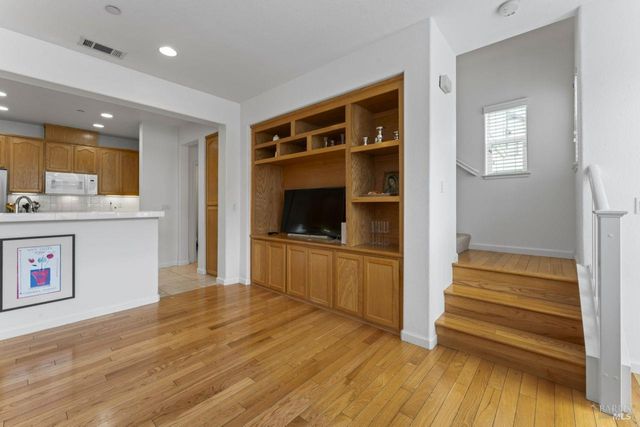 865 Citation Ct, Napa, CA 94559