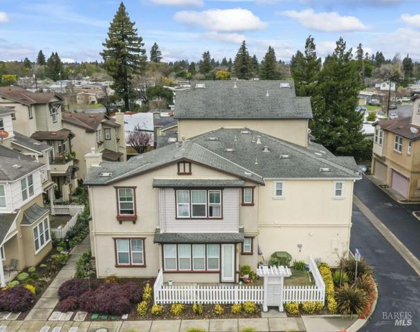 865 Citation Ct, Napa, CA 94559