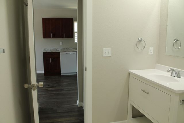 431 West Division Street, Springfield, MO 65803