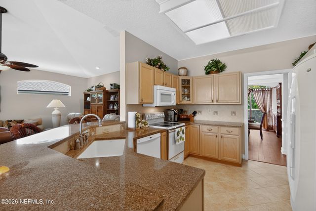 1947 GREEN HERON Point, Jacksonville Beach, FL 32250