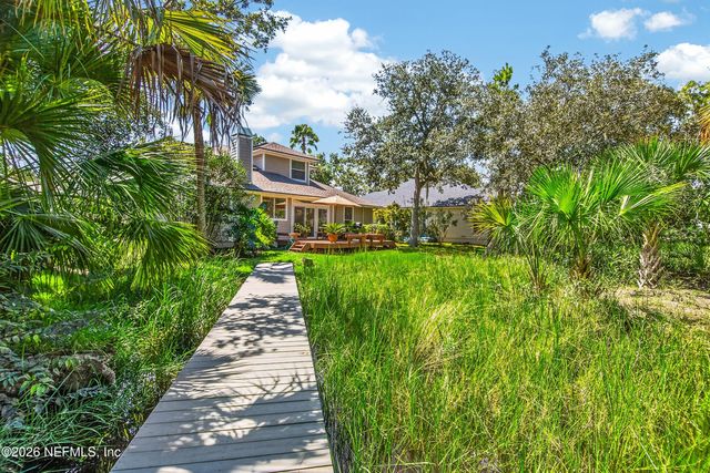 1947 GREEN HERON Point, Jacksonville Beach, FL 32250