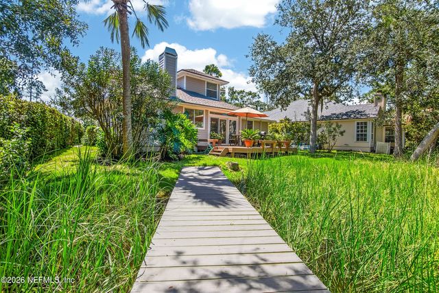 1947 GREEN HERON Point, Jacksonville Beach, FL 32250