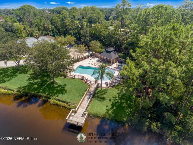 1947 GREEN HERON Point, Jacksonville Beach, FL 32250