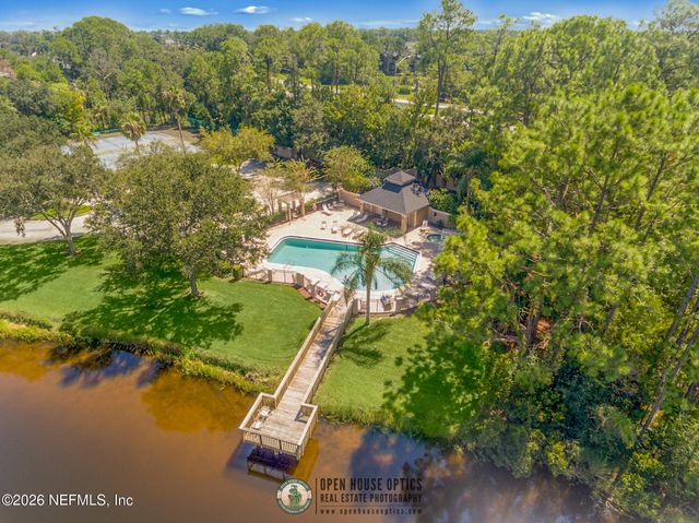 1947 GREEN HERON Point, Jacksonville Beach, FL 32250