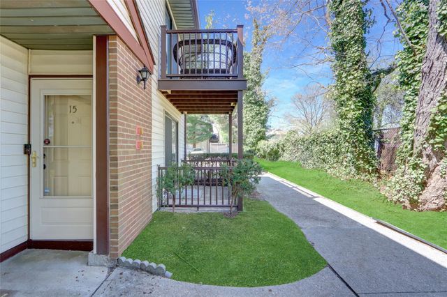 615 Broadway 15, Amityville, NY 11701
