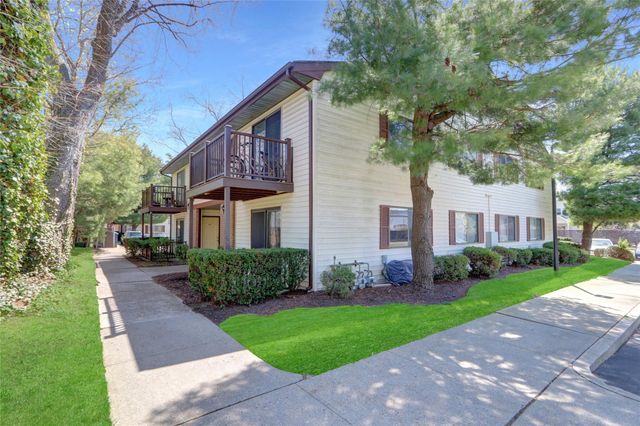 615 Broadway 15, Amityville, NY 11701