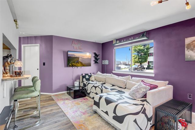 615 Broadway 15, Amityville, NY 11701