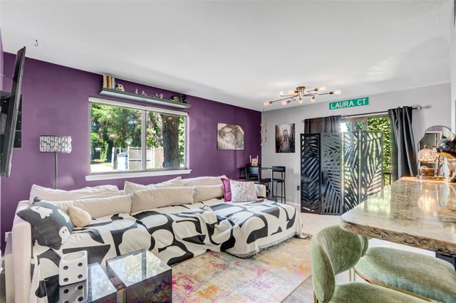 615 Broadway 15, Amityville, NY 11701