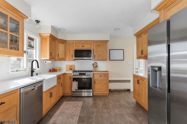 125 Meadowbrook Ave, Wanaque Boro, NJ 07465