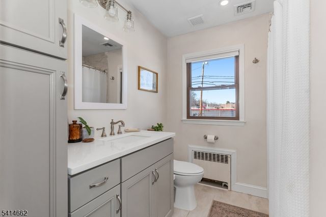 125 Meadowbrook Ave, Wanaque Boro, NJ 07465