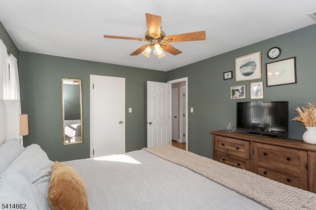 125 Meadowbrook Ave, Wanaque Boro, NJ 07465